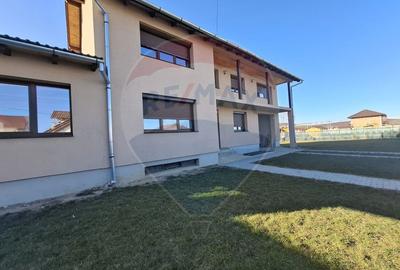 Casă  de vanzare - 1