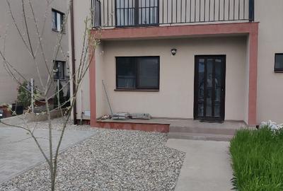 Inchiriez casa tip duplex - 1