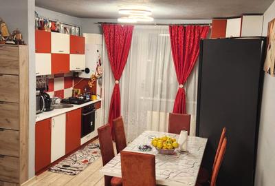 Apartament cu 3 camere decomandat, mobilat în Vest