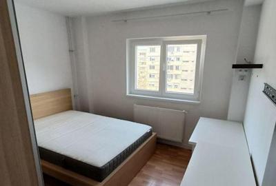 Apartament cu 3 camere decomandat în Drumul Taberei