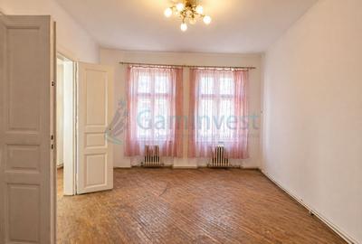 Apartament cu 3 camere de vanzare, Oradea, zona ultracentrala, aproape de teatru - 1