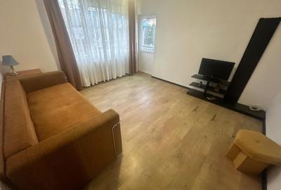 Apartament cu 2 camere decomandat, mobilat în Central