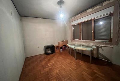Casă cu iz istoric , Piata 1 Iunie , Avram Iancu - 4