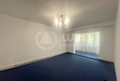 Apartament cu 3 camere decomandat, mobilat în Zorilor