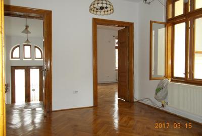 Ultracentral,Cismigiu, Stirbei Voda, vila interbelica,gradina, 7 camere, D+P/1+M - 1