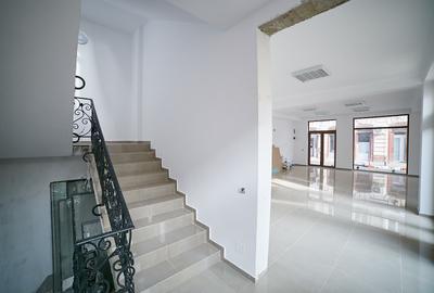 PREȚ REDUS CU 60.000 EURO - Cladire lângă Teatrul de Stat - 3