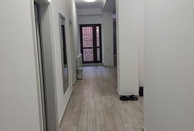 Apartament cu 3 camere decomandat, mobilat în 1 Mai