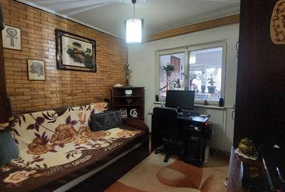 Apartament 3 camere Decomandate 76 mp parter inalt cu 2 Bai Balcon CETATE Piata - 9