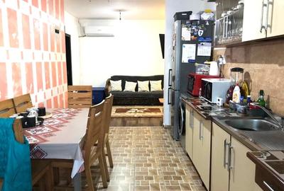 Apartament cu 3 camere semidecomandat, mobilat în Florești