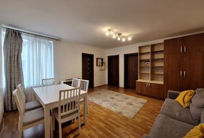 Apartament cu 3 camere semidecomandat, mobilat în Florești