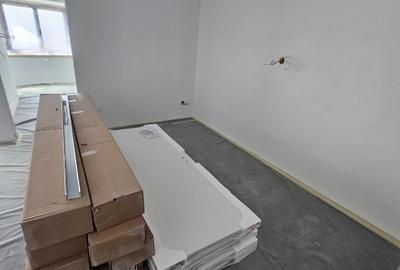 Vând apartament 3 camere, Bulevardul Unirii, etaj 6 - 5