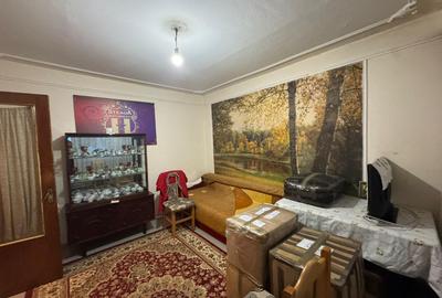 Apartament cu 3 camere decomandat, mobilat în Tătărași