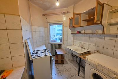 Corneliu Coposu, 10 minute metrou Unirii, chiar la biserica Sfantul Mina - 14