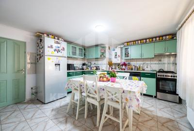 Casa parter,  situata pe colt, teren 300 mp, acces dublu - 2