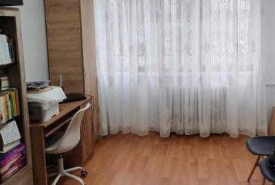 Garsoniera,Titan,Auchan,bl.reabilitat,MIXT,parter inalt/10,Amenajata,Libera - 1