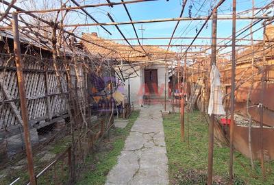 Teren cu casa demolabila de vanzare - 8