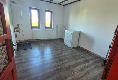 DUPLEX 5 CAMERE - ZONA LINISTITA - TOATE UTILITATILE - GATA DE MUTAT - 18