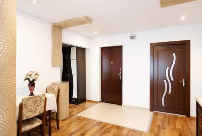 Proprietar Petrosani apartament MODERN cu CENTRALA RENOVAT etaj2  DECOMANDAT - 1