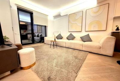 Apartament cu 3 camere semidecomandat, mobilat în Pipera