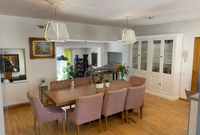 Casă individuală cu 8 camere în Pipera