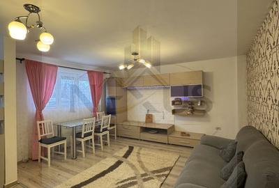 Apartament cu 3 camere semidecomandat, mobilat în Sud