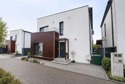 Casă cu 4 camere în Tunari