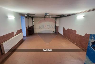 Casă / Vilă de lux cu 2 garaje, 10 camere de vânzare în BAIA MARE - 46