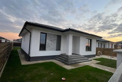 Crevedia, Casa Individuala, teren suprafata 500 mp, Finisaje premium - 1