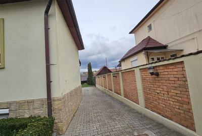 Casa 5 camere 3 bai garaj inchis si teren 700 mp utili in Lazaret - 14