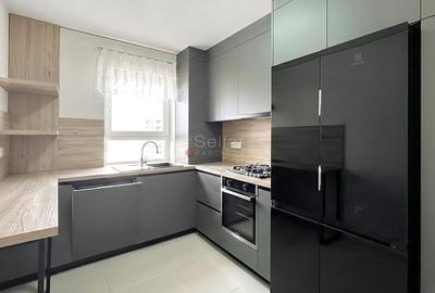 Structura Generoasa Zona Coresi Mall - 4