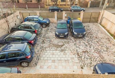 Proprietar, P+1+M,  623 mp utili, investitie 7% randament/chirie =3465 eur/luna - 5