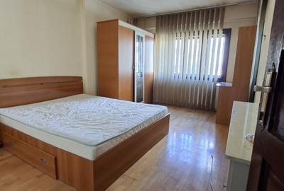 Apartament cu 3 camere - zona semicentrala - 16