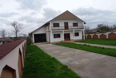 Vila P+1, constructie 2013, teren 700 mp, la 50Km de Braila - 1