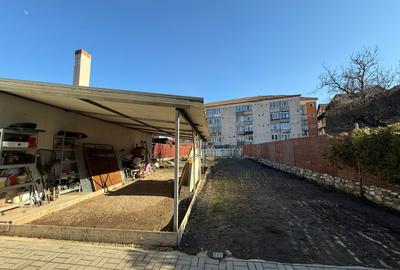 Spațiu comercial+locuință la mansardă,3 dormitoare, living,5 băi, teren 715 mp - 12