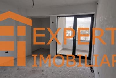 Apartament cu 3 camere semidecomandat în Tomis Nord