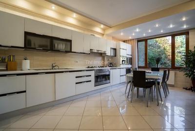 Vila SUPERBA 13-17 camere cu ponton privat si vedere la lac - 8