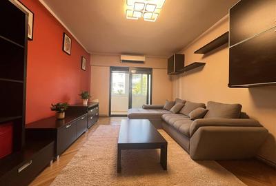 Apartament cu 3 camere decomandat, mobilat în Central
