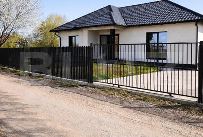 Casă individuală cu 3 camere în Vișani