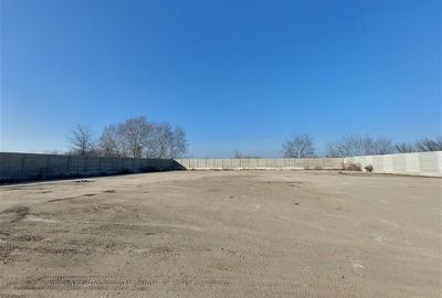 Teren ingradit si betonat, in apropiere de Aeroport - 1