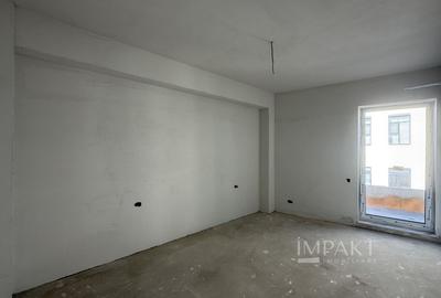 Apartament cu 4 camere semidecomandat în Central