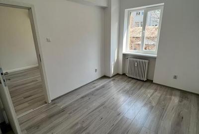 Piata Victoriei, Gara de Nord, bulevardul Gheorghe Duca - 5