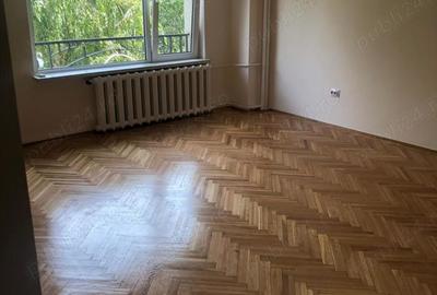 De Inchiriat Garsoniera pentru birouri 44 mp, renovata, etaj 1 - 3