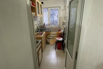 2 camere KM 4-5 semidec, parter, 42 mp cu balcon + boxa gaze in bloc, de renovat - 15