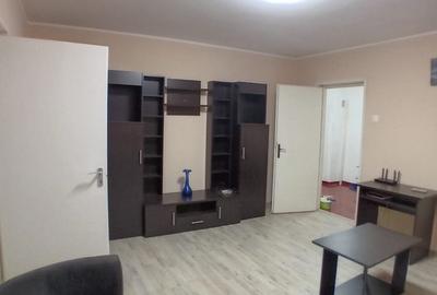 Apartament cu 2 camere circular, mobilat în Titan