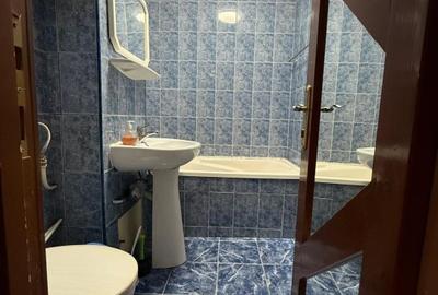 Apartament 3 camere decomandat – Bacău, strada Narciselor - 13