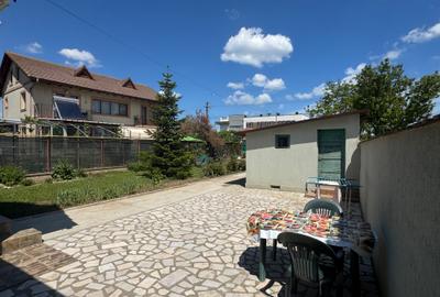 Vila cu curte generoasă Lazu - 4