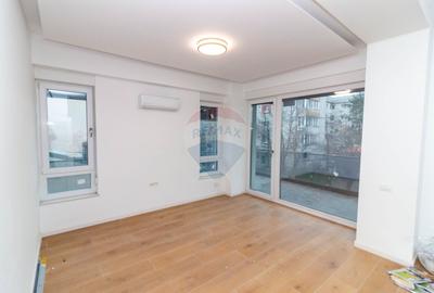 Apartament cu 3 camere decomandat în Aviației
