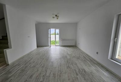 Vila 3camere si mansarda locuibila,rate dezvoltator,tva inclus,comision 0 - 5