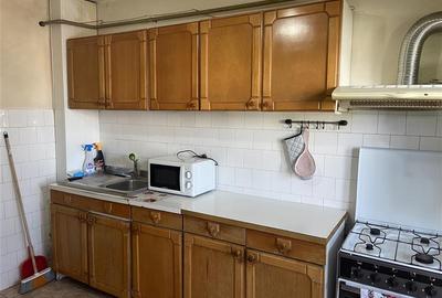 Apartament 3 camere in Focsani , zona centrala, et 2 4 , decomandat , 77 mp , li - 11