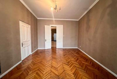 De vânzare apartament 3 camere zona semicentrală - 6